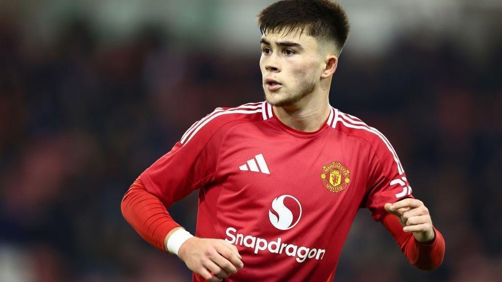 开云APP-罗马诺：曼联18岁后卫哈里-阿马斯将租借加盟诺维奇